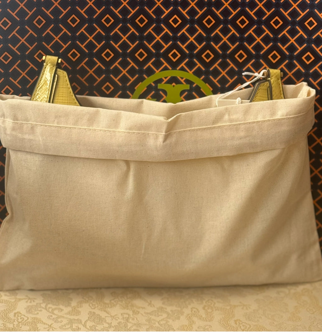 NWT Tory Burch Medium Robinson Crosshatched Convertible Crescent Bag -Butter Mint With Original Dust Bag
